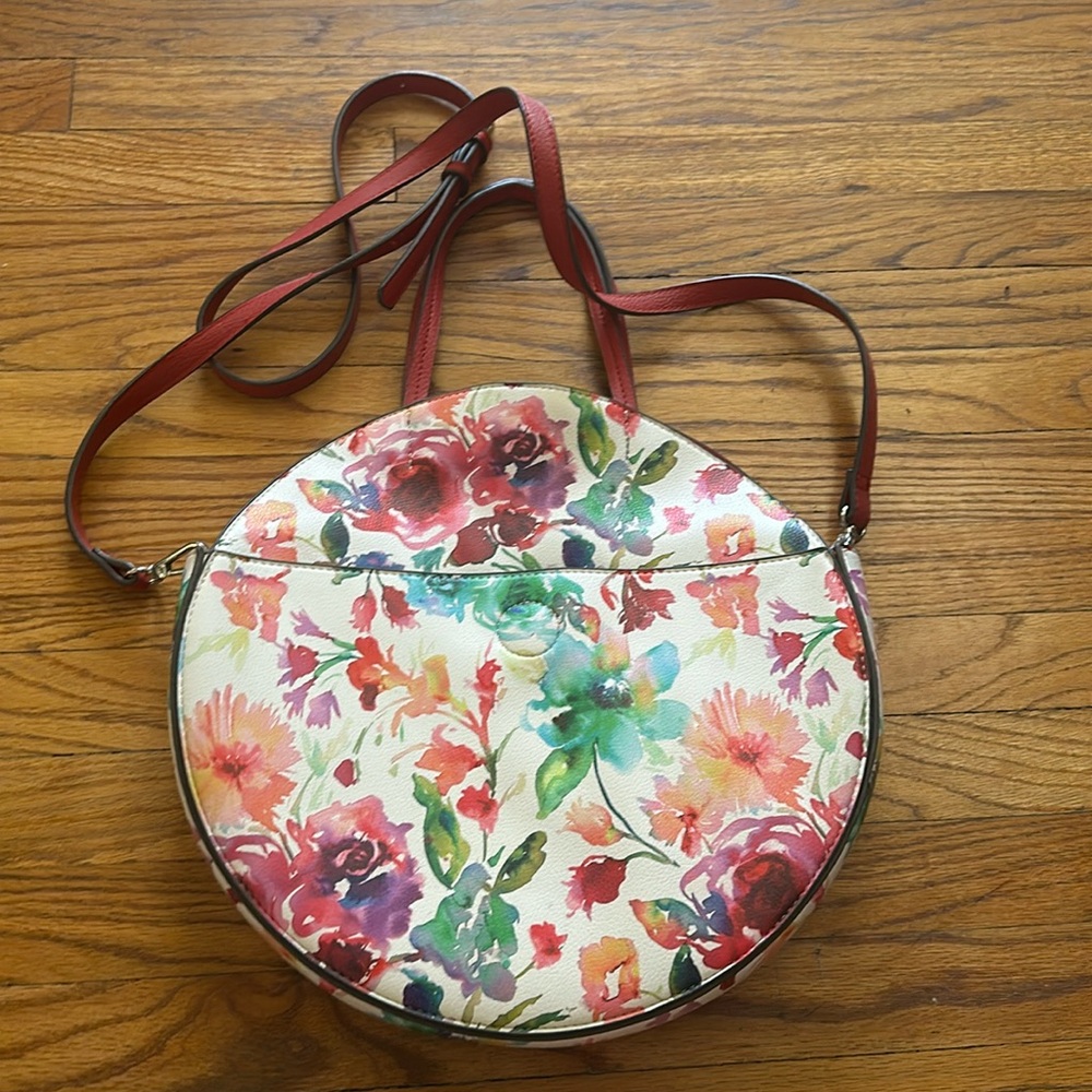 Round floral bag